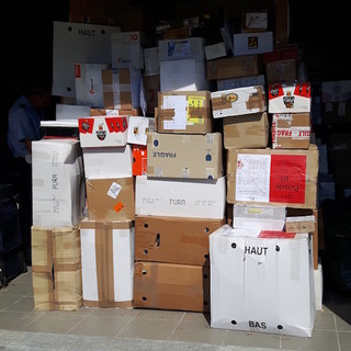 Sanremo: distrutti 5mila pezzi di merce contraffatta sequestrati dal Corpo di Polizia Municipale