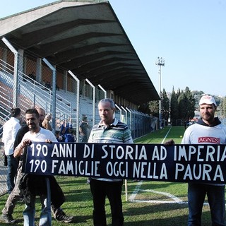 Agnesi: Una delegazione di lavoratori ha sfilato questo pomeriggio allo stadio Nino Ciccione: &quot;Non si spengano le luci su di noi&quot;