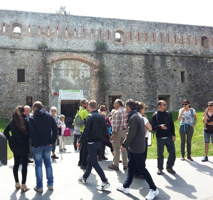 Sanremo: viene allestita in queste ore a Santa Tecla la mostra “I Grandi Inventori dei Fiori” Sanremo: viene allestita in queste ore a Santa Tecla la mostra “I Grandi Inventori dei Fiori”