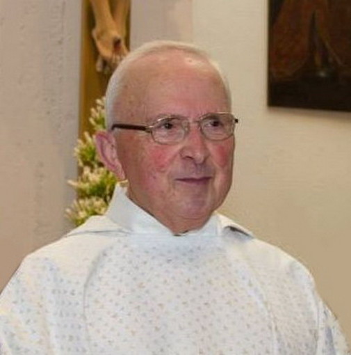 Vallecrosia: è morto questa notte don Umberto Collecchia, aveva 81 anni e per 26 è stato parroco a San Rocco Vallecrosia: è morto questa notte don Umberto Collecchia, aveva 81 anni e per 26 è stato parroco a San Rocco