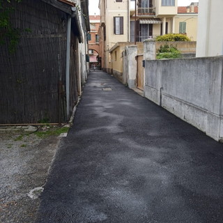Bordighera: questa mattina intervento di diserbo in via Trento ed in via Martelli (foto) Bordighera: questa mattina intervento di diserbo in via Trento ed in via Martelli (foto)