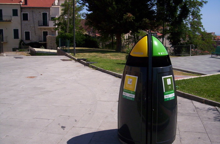 Cipressa: via alla raccolta differenziata, tutte le novità per gli abitanti del borgo Cipressa: via alla raccolta differenziata, tutte le novità per gli abitanti del borgo