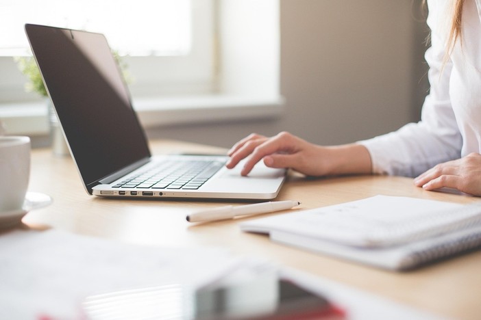 Smart working nelle PMI: cosa serve davvero per lavorare in modo efficiente da casa Smart working nelle PMI: cosa serve davvero per lavorare in modo efficiente da casa