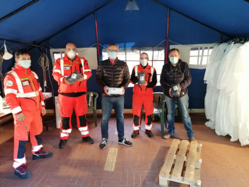 Coronavirus: Ventimiglia, donate 200 dalla Fondazione Casartelli mascherine alla Croce Verde (Foto) Coronavirus: Ventimiglia, donate 200 dalla Fondazione Casartelli mascherine alla Croce Verde (Foto)