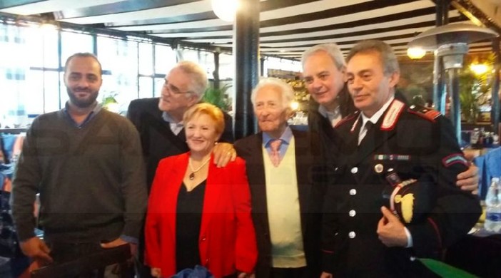 Ventimiglia: Damiano Sciovè festeggia 100 anni, gli auguri e l'omaggio dell'Amministrazione comunale Ventimiglia: Damiano Sciovè festeggia 100 anni, gli auguri e l'omaggio dell'Amministrazione comunale