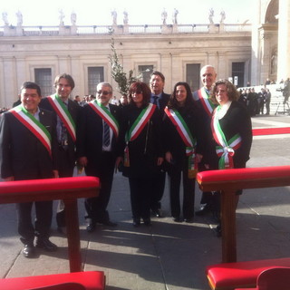 'Palmureli' e ramoscelli di ulivo della Provincia, oggi da Papa Francesco in Piazza San Pietro (foto)