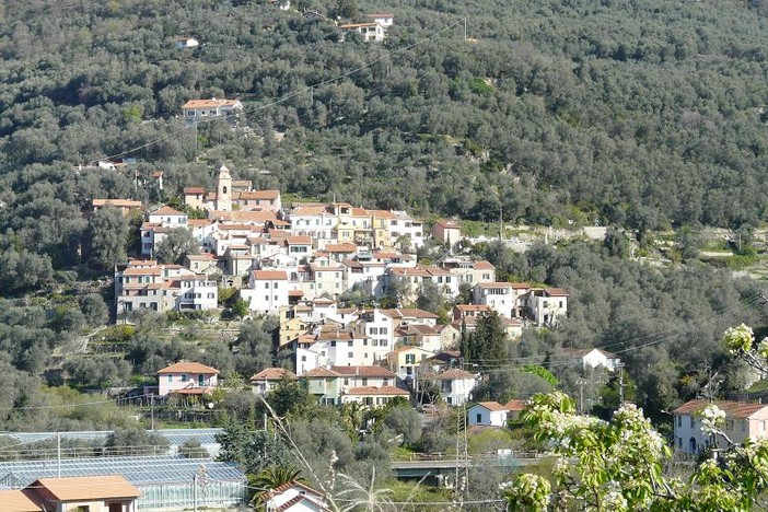 Diano Roncagli: un guasto alle tubature ha fatto mancare l'acqua per 24 ore. Il Sindaco: "Tubo già sostituito"