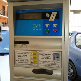 Sanremo: niente multe agli automobilisti che utilizzano i vecchi ticket 'GrattaeSosta' Sanremo: niente multe agli automobilisti che utilizzano i vecchi ticket 'GrattaeSosta'