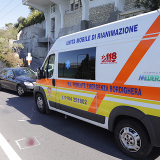 Ospedaletti: donna 72enne investita sulle strisce, l'uomo alla guida dell'auto probabilmente abbagliato dal sole