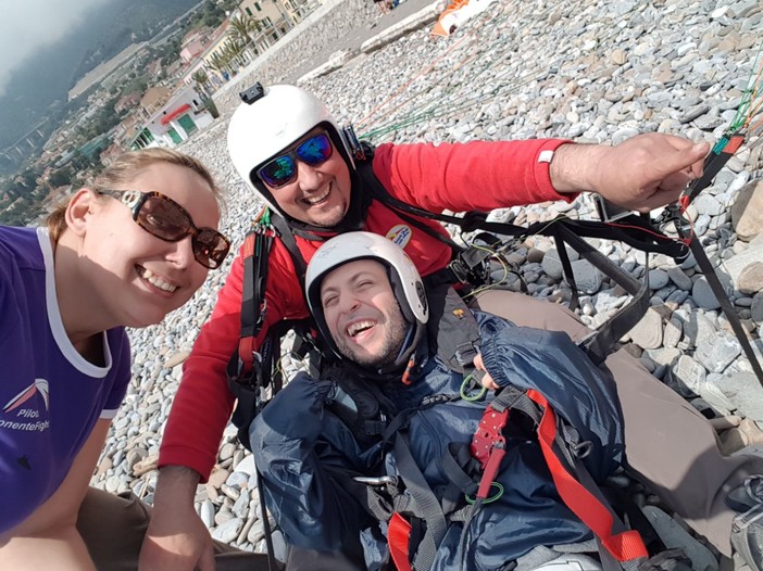 Grazie all'associazione Happy Fly 2, nuovamente ‘tra le nuvole’ il giovane disabile Giuseppe Asciuttio