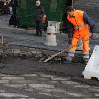 Sanremo: un nuovo regolamento per le 'rotture' delle strade, chi fa i lavori dovrà riasfaltare tutta la corsia Sanremo: un nuovo regolamento per le 'rotture' delle strade, chi fa i lavori dovrà riasfaltare tutta la corsia