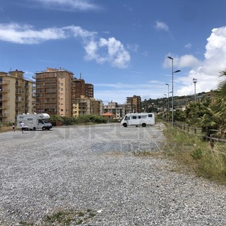 Un nuovo parcheggio gratuito per l'estate ad Arma di Taggia: a breve convenzione tra Comune e Area 24