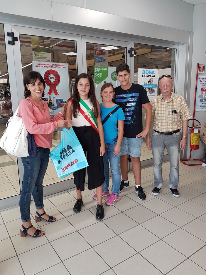 Imperia: durante lo scorso weekend sono stati raccolti 171 kg di materiale didattico da donare ad enti ed associazioni