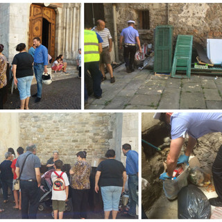 Ventimiglia: controlli sulla differenziata nel centro storico, grande affluenza per il ritiro del kit per la raccolta Ventimiglia: controlli sulla differenziata nel centro storico, grande affluenza per il ritiro del kit per la raccolta