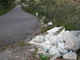Sanremo: nuova discarica abusiva con amianto abbandonato su strada in Valle Armea Sanremo: nuova discarica abusiva con amianto abbandonato su strada in Valle Armea
