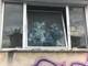 Diano Marina: spaccata alle scuole medie di via Biancheri. Vandali hanno rotto la vetrata e danneggiato l'interno dell'istituto