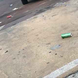 Sporco e degrado al parcheggio 'ex Gill' di Ventimiglia, la segnalazione di un lettore