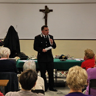 Sanremo: grande successo oggi a San Siro per l'incontro con i Carabinieri sulle quattro regole d'oro contro le truffe Sanremo: grande successo oggi a San Siro per l'incontro con i Carabinieri sulle quattro regole d'oro contro le truffe