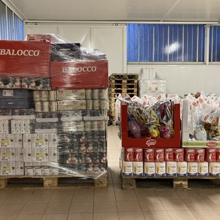 Bordighera, la 'Loggia Mimosa all'Oriente' dona alla Croce Rossa generi alimentari per i cittadini in difficoltà