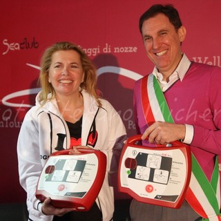 Tre nuovi defibrillatori per Sanremo: la consegna stamattina durante la manifestazione "Mantieni il ritmo del cuore" Tre nuovi defibrillatori per Sanremo: la consegna stamattina durante la manifestazione "Mantieni il ritmo del cuore"