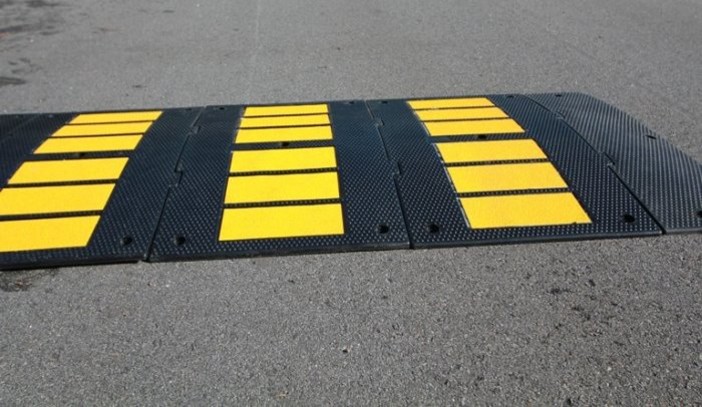 Ventimiglia: incidente di oggi in frazione Calvo, un lettore auspica installazione di rallentatori stradali Ventimiglia: incidente di oggi in frazione Calvo, un lettore auspica installazione di rallentatori stradali