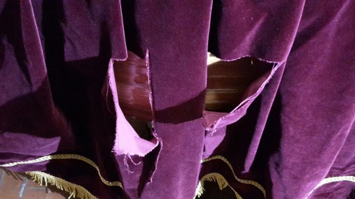 Imperia: continui danneggiamenti nei confronti di una ditta di onoranze funebri. Il titolare: "Siamo presi di mira"