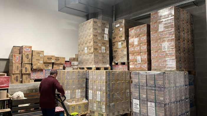Sanremo, grande donazione all'Emporio solidale: 57mila euro di prodotti per bambini e pulizia (foto) Sanremo, grande donazione all'Emporio solidale: 57mila euro di prodotti per bambini e pulizia (foto)