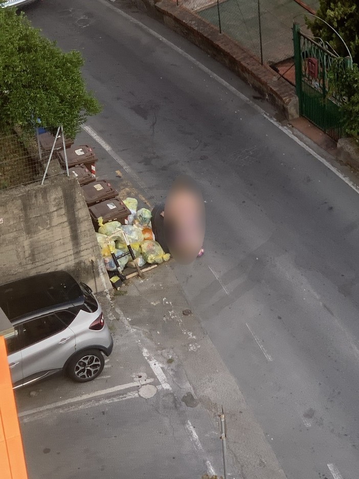 Sanremo, turisti danesi scrivono al Sindaco: "La città è troppo sporca e piena di buche"