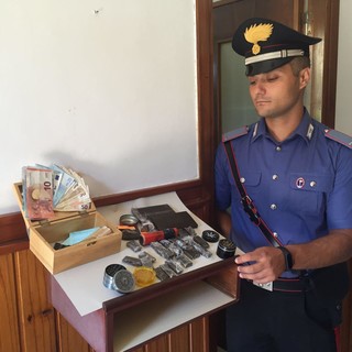 Dolcedo: arrestato dai Carabinieri trentaduenne per detenzione di stupefacenti