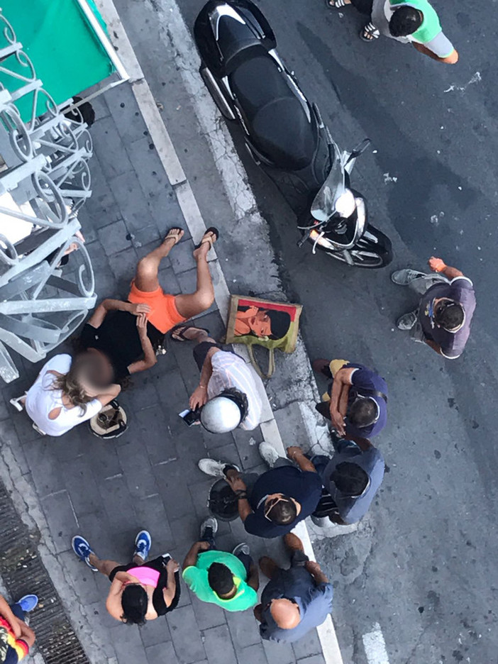 Sanremo: scooter fuori controllo travolge due donne alla fermata dell'autobus in via Martiri Sanremo: scooter fuori controllo travolge due donne alla fermata dell'autobus in via Martiri