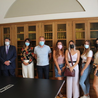 Delegazioni di studenti e imprenditori del Progetto europeo GIM 'Giovani in Movimento in visita' nell'imperiese Delegazioni di studenti e imprenditori del Progetto europeo GIM 'Giovani in Movimento in visita' nell'imperiese