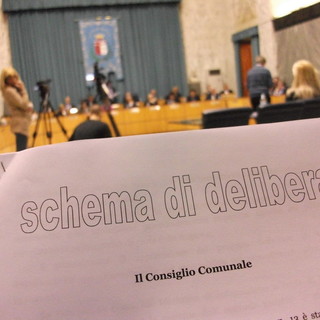 Imperia: Ecco la delibera 'Salva Imperia'. In arrivo anche un emendamento di Fossati che infiammerà il dibattito Imperia: Ecco la delibera 'Salva Imperia'. In arrivo anche un emendamento di Fossati che infiammerà il dibattito