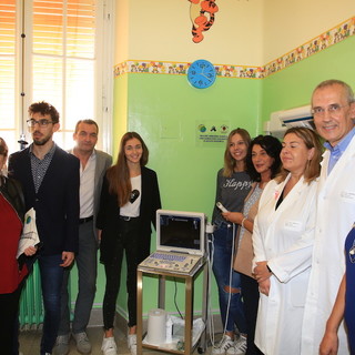 Sanremo: una sonda per l'ecografo del reparto di Pediatria dell'Ospedale, un gesto dal cuore dell'associazione Matteo Bolla e del Milan Club Taggia (Foto e Video)