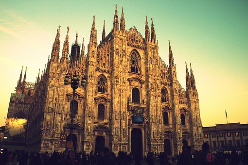 Perché dovresti noleggiare un auto di lusso a Milano per il tuo prossimo incontro di lavoro