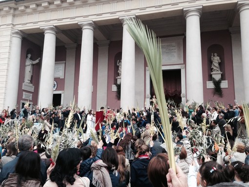 Cambiano i Riti della Settimana Santa anche nelle nostre Diocesi: intanto il Vescovo Borghetti rinvia Cresime e Comunioni Cambiano i Riti della Settimana Santa anche nelle nostre Diocesi: intanto il Vescovo Borghetti rinvia Cresime e Comunioni
