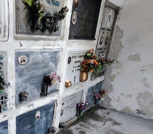 La lettera. Cimitero di Oneglia nel degrado: "Chi non ha rispetto per i defunti, ancor meno ne ha per i vivi" La lettera. Cimitero di Oneglia nel degrado: "Chi non ha rispetto per i defunti, ancor meno ne ha per i vivi"