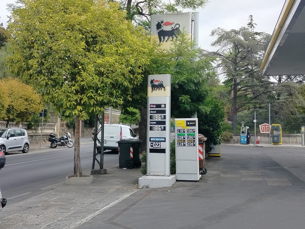 Caro carburanti, CNA Imperia lancia l'allarme: "A rischio la liquidità delle imprese dell'autotrasporto" Caro carburanti, CNA Imperia lancia l'allarme: "A rischio la liquidità delle imprese dell'autotrasporto"