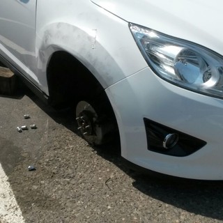 Imperia: danni ad un'auto nel parcheggio della Spianata, il proprietario "Ha ragione la Bindi a dire che questa è la sesta provincia della Calabria" Imperia: danni ad un'auto nel parcheggio della Spianata, il proprietario "Ha ragione la Bindi a dire che questa è la sesta provincia della Calabria"