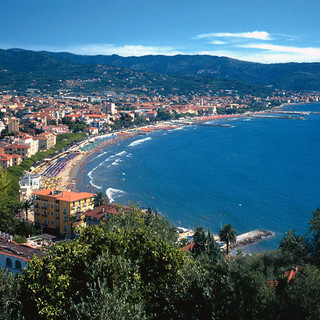 Diano Marina: per il 'Bomba day' di Taggia domenica ingresso in spiaggia ai Bagni Delfino al prezzo di 3 euro