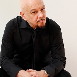 Bordighera Book Festival: Enrico Ruggeri domenica chiuderà la rassegna con il suo romanzo 'Un prezzo da pagare' Bordighera Book Festival: Enrico Ruggeri domenica chiuderà la rassegna con il suo romanzo 'Un prezzo da pagare'