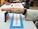 Elezioni comunali 2025, a Vallecrosia sfida tra Marilena Piardi e Fabio Perri: seggi aperti Elezioni comunali 2025, a Vallecrosia sfida tra Marilena Piardi e Fabio Perri: seggi aperti