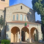 Bordighera, matrimonio all'ex chiesa Anglicana: scatta il divieto di sosta in via I Maggio Bordighera, matrimonio all'ex chiesa Anglicana: scatta il divieto di sosta in via I Maggio