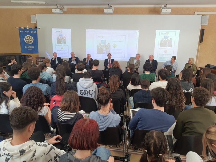 Sanremo, i professionisti del Rotary Club di Sanremo a sostegno degli studenti del 'Cassini' (foto) Sanremo, i professionisti del Rotary Club di Sanremo a sostegno degli studenti del 'Cassini' (foto)