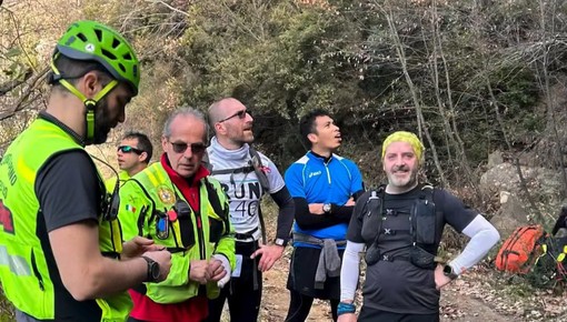Esercitazione a Castellaro dei tecnici del Soccorso alpino e degli atleti della Naturun team Valle Argentina (foto)