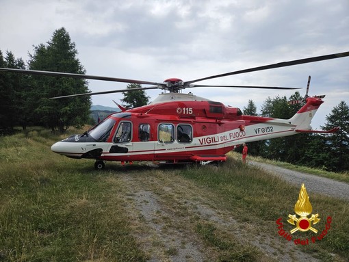 Pompeiana, ciclista cade sulla strada per Lingueglietta: trauma cranico, interviene l’elicottero Drago