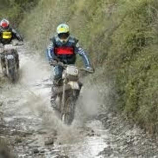 Multe ai motociclisti che praticano Enduro nell'entroterra, Eremita: "Era ora"