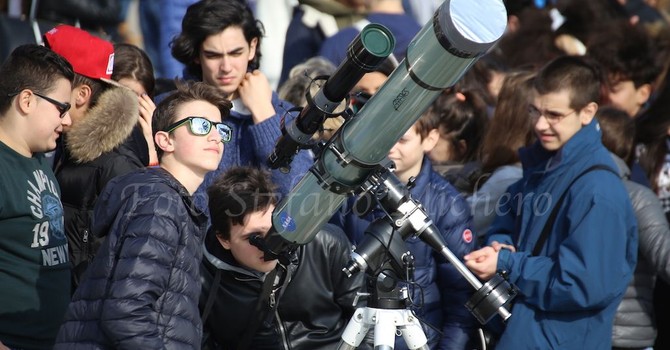 L'ultima eclisse solare vissuta a Sanremo nel 2015 L'ultima eclisse solare vissuta a Sanremo nel 2015