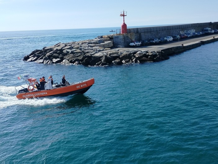 Imperia, un anno di controlli ambientali della Guardia Costiera: 18 notizie di reato e oltre 100 mila euro di sanzioni