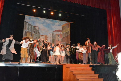 Imperia: il 14 e 15 maggio sul palco del teatro Cavour, lo spettacolo 'L'Eterno candidato'