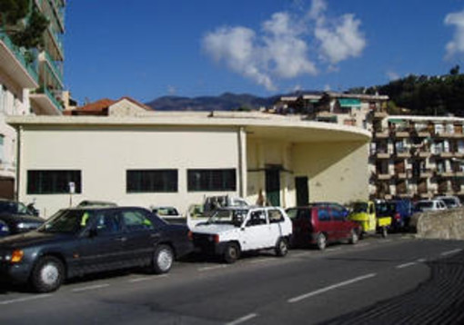 Sanremo: scoperto ieri all'interno dell'ex Funivia un dormitorio abusivo con tanto di serratura Sanremo: scoperto ieri all'interno dell'ex Funivia un dormitorio abusivo con tanto di serratura